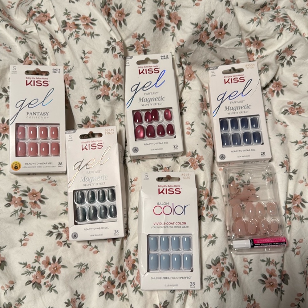 Kiss Short Fake Nails